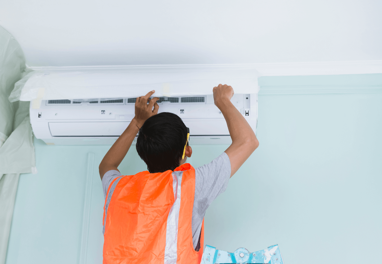 Commercial AC maintenance in Dubai International Financial Centre office